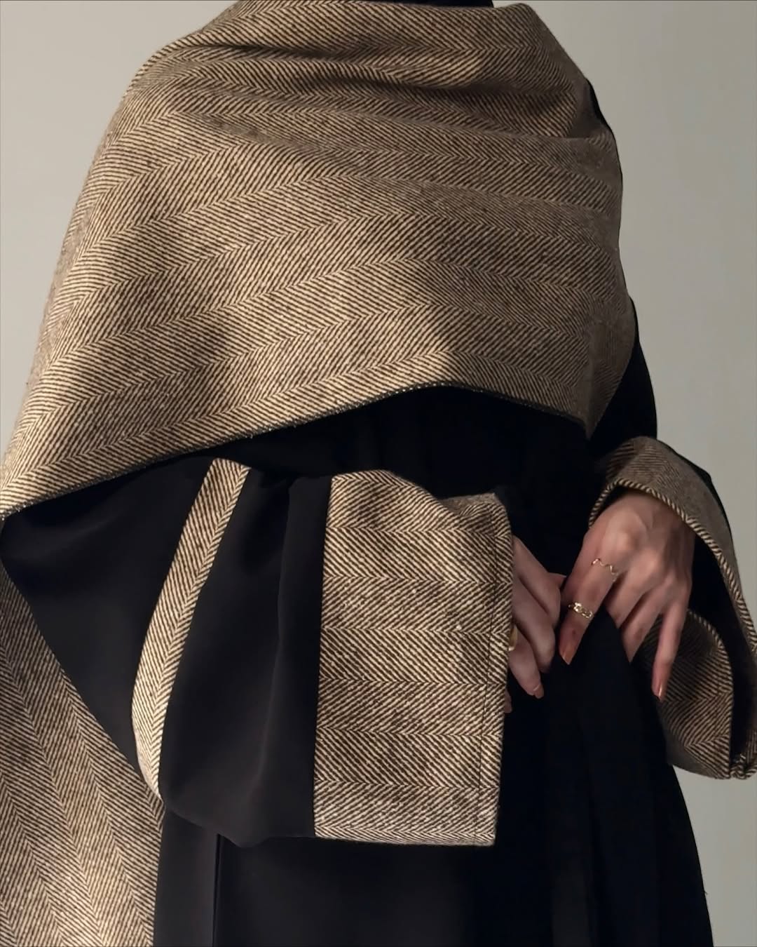 🧣عباية بحزام وسكارف جوخ🥻