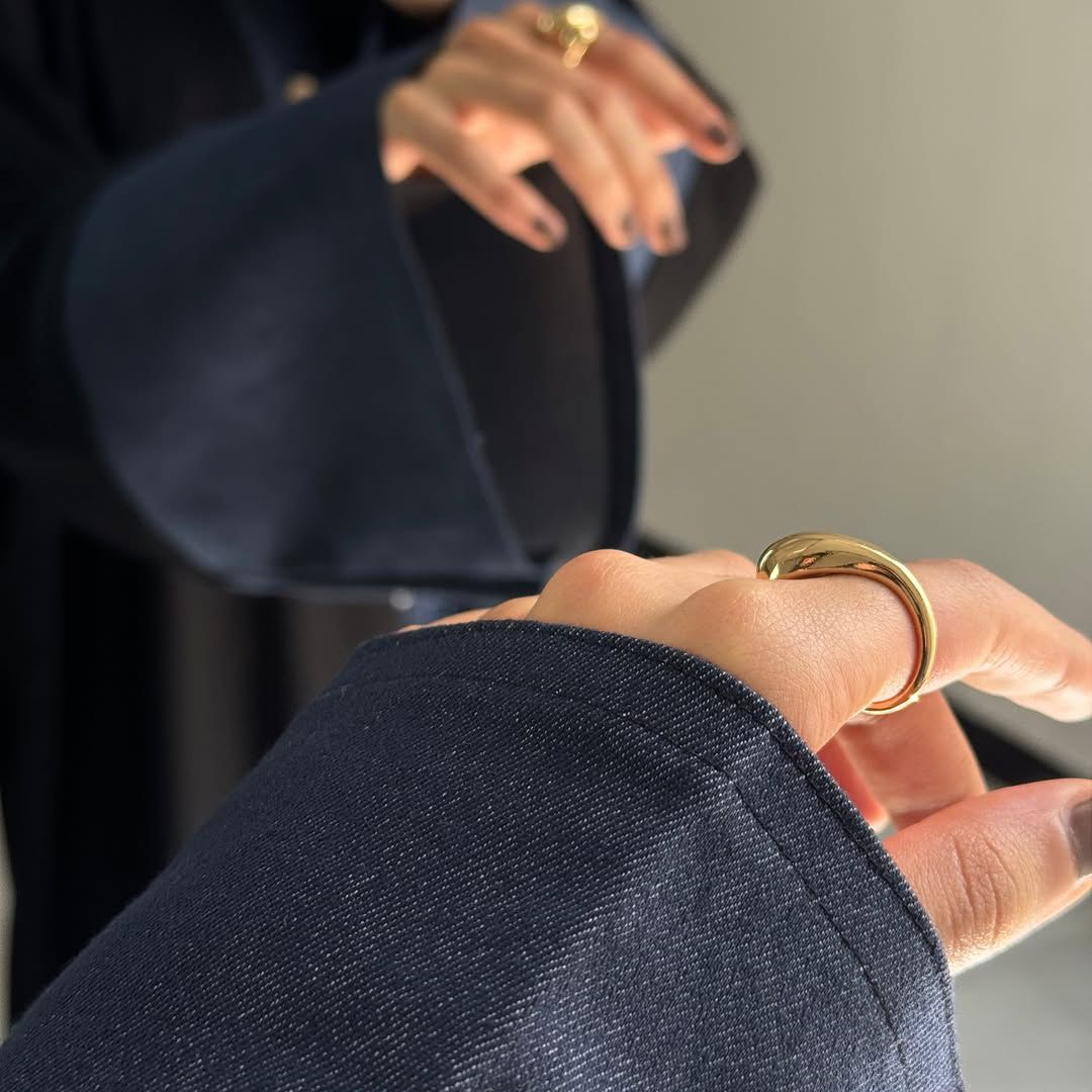 عباية مفتوحة بلمسة جينز كحلي